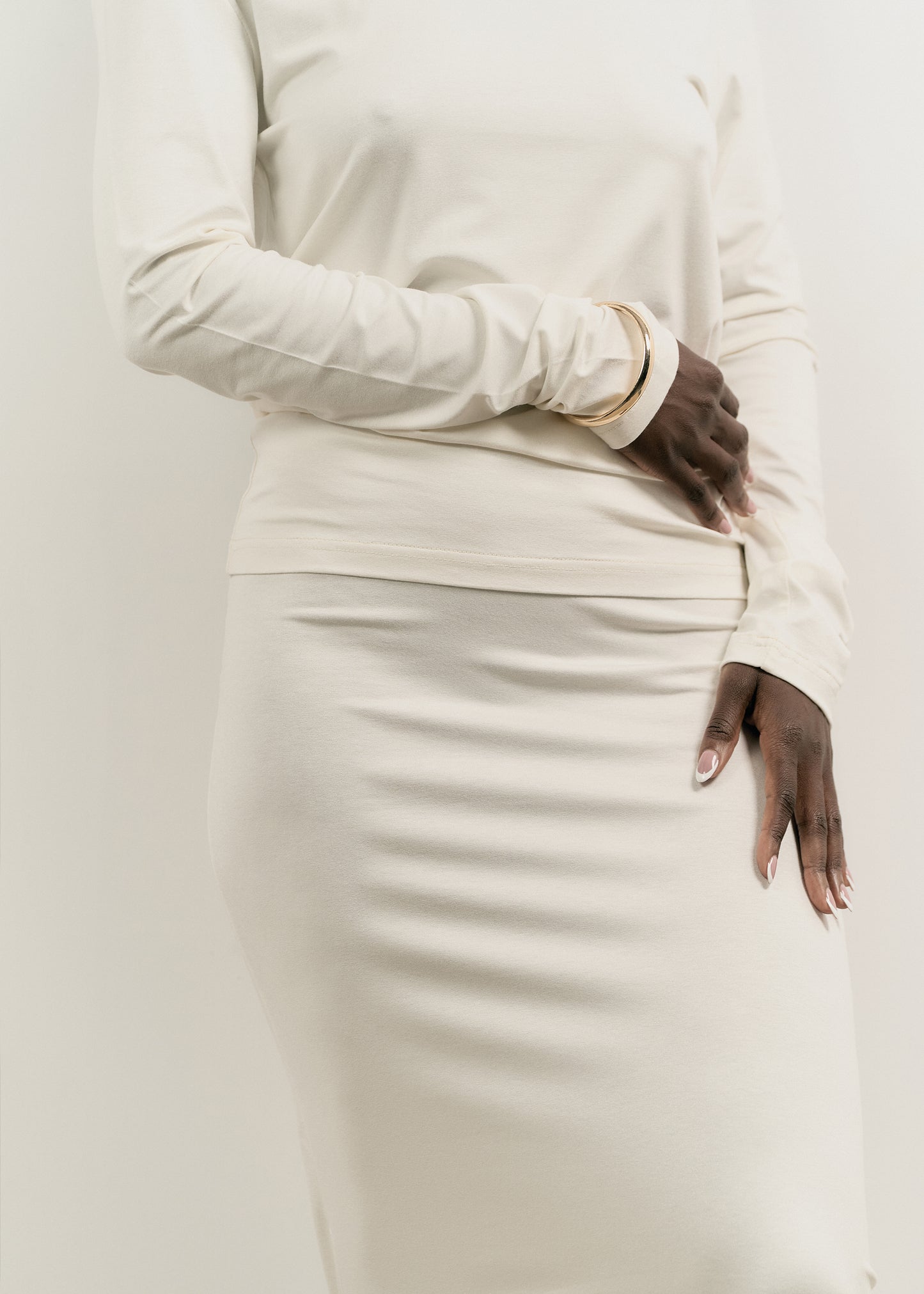 WHITE MIDI SKIRT